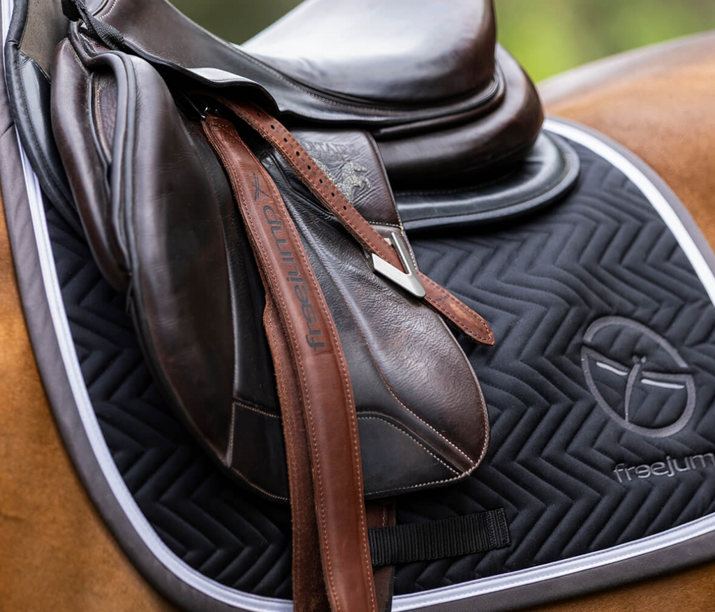 FreeJump Wide Stirrup Leathers